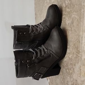 Rue 21 ETC Women's 8/9 boots